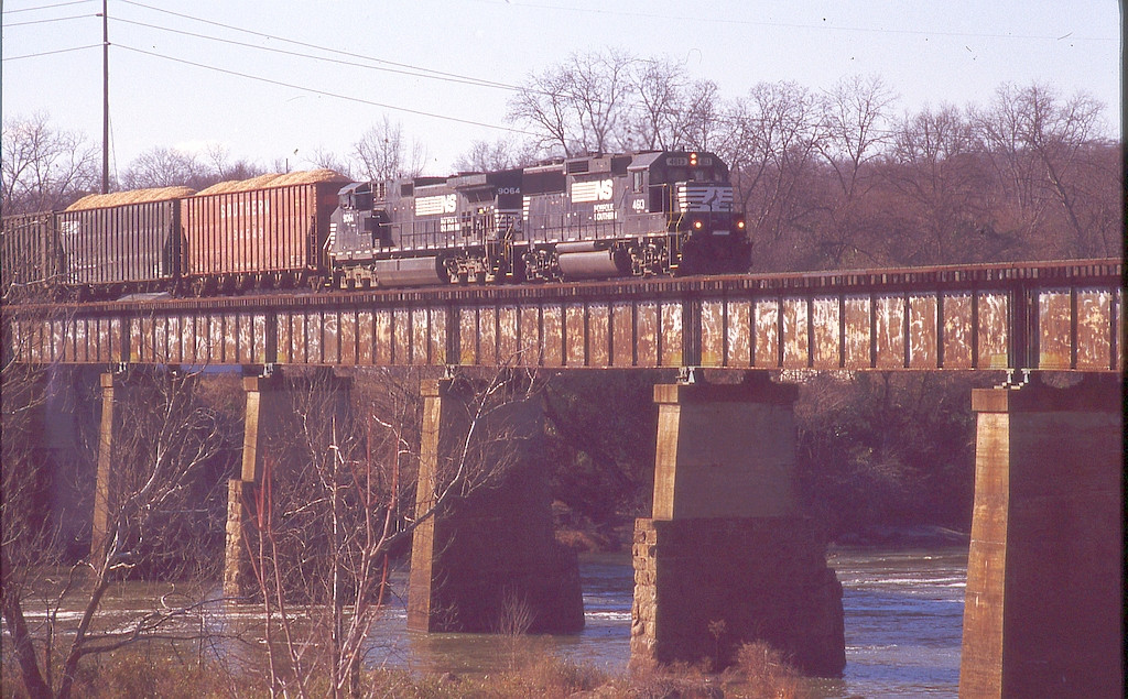 NS A48 heading for the yard